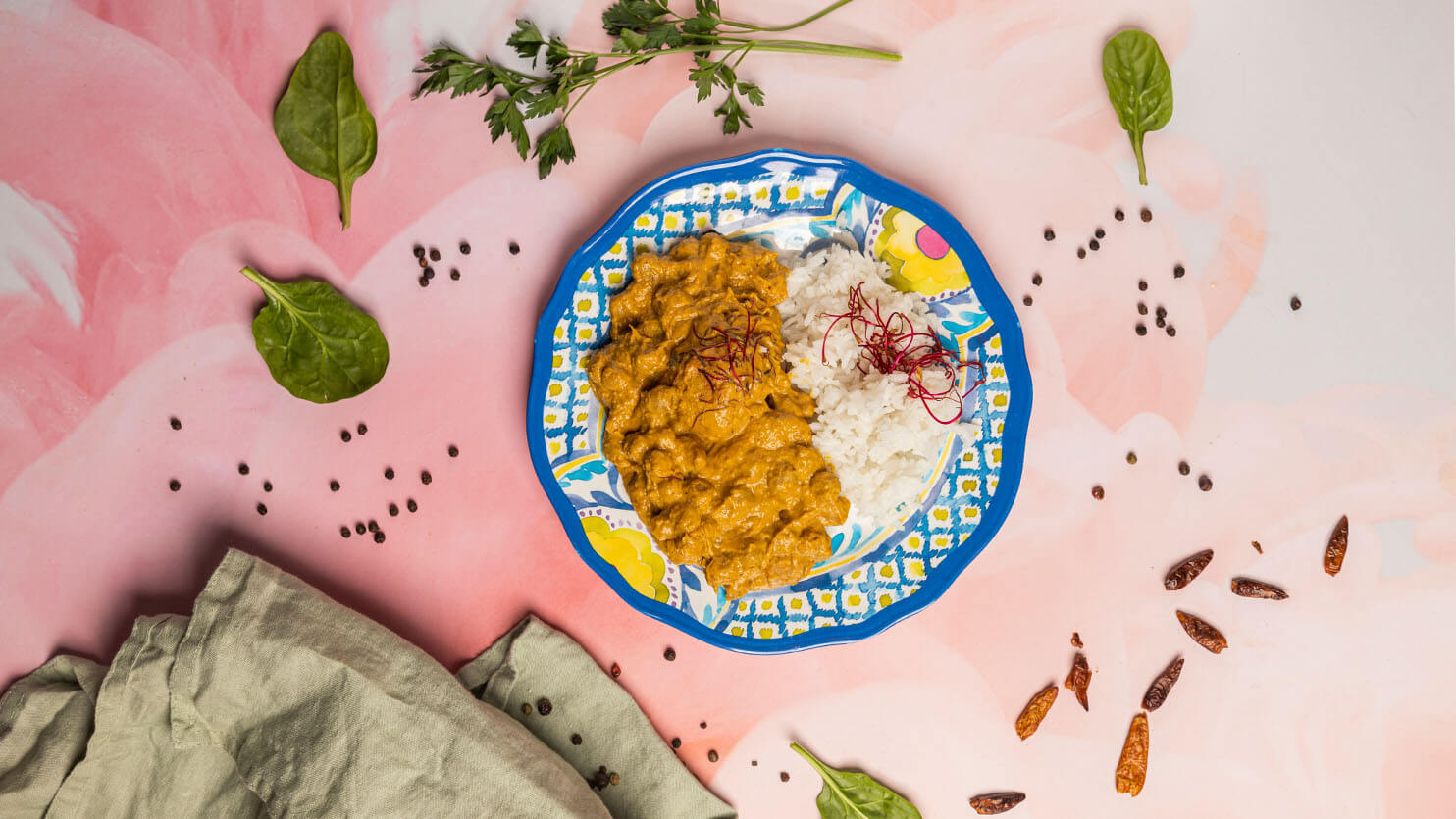 Wegańskie curry z ciecierzycą, marchewką i ryżem cytrynowym