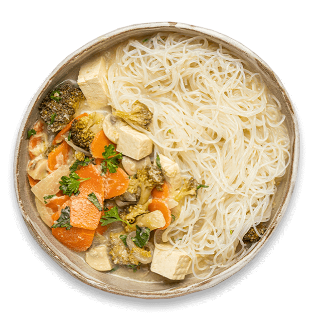 Tajska zupa z tofu, pieczarkami i makaronem sojowym