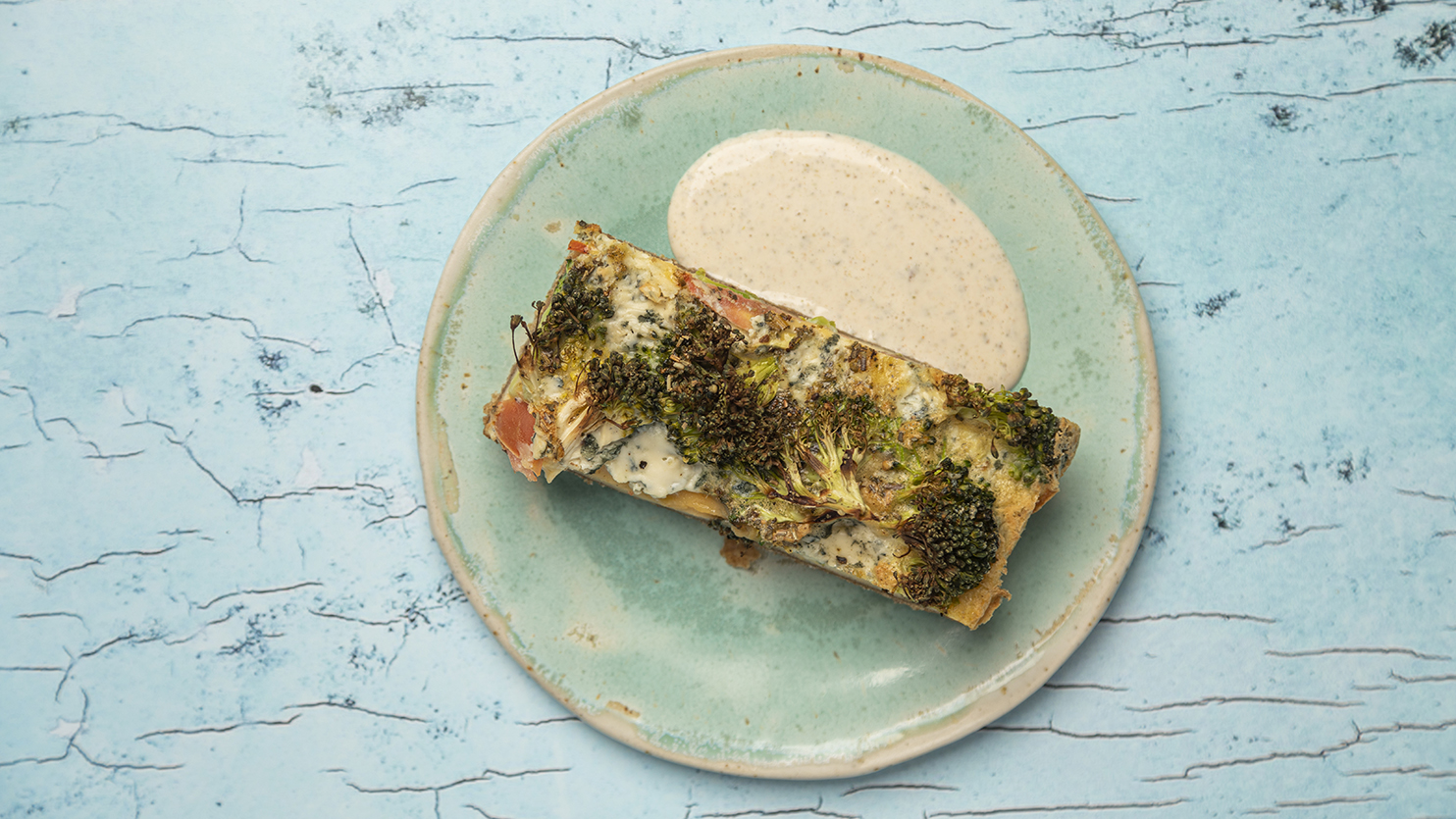 Quiche z serem pleśniowym i warzywami