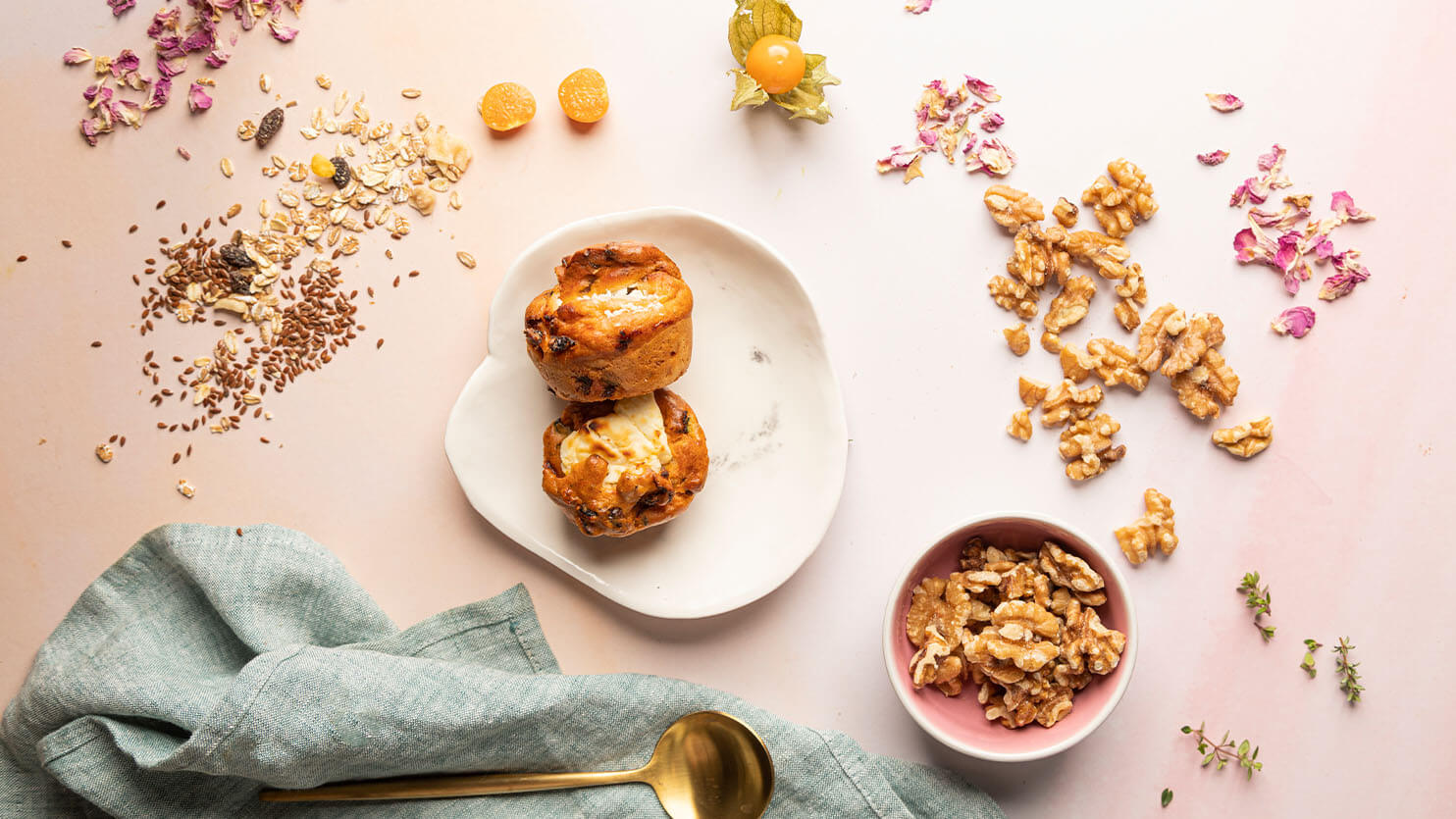 Wytrawne muffiny z serem sałatkowym i suszonymi pomidorami