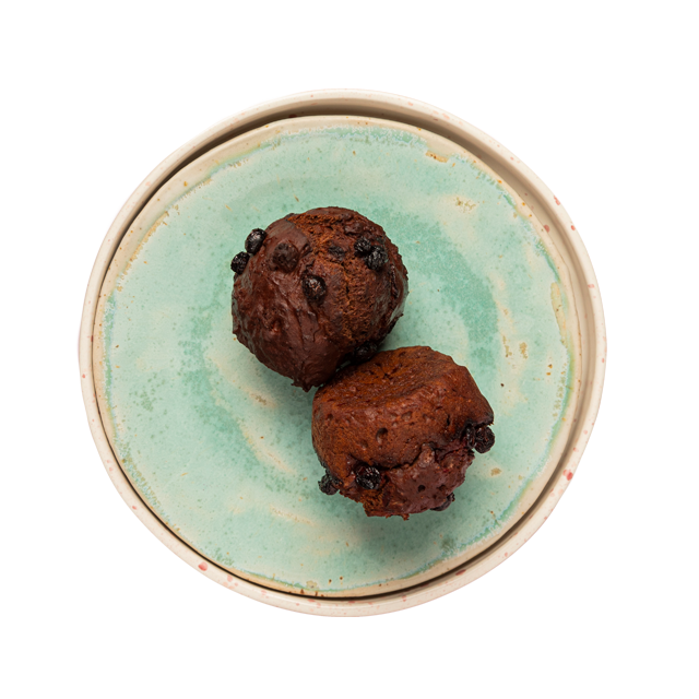 Słodkie muffiny z bananem i porzeczką