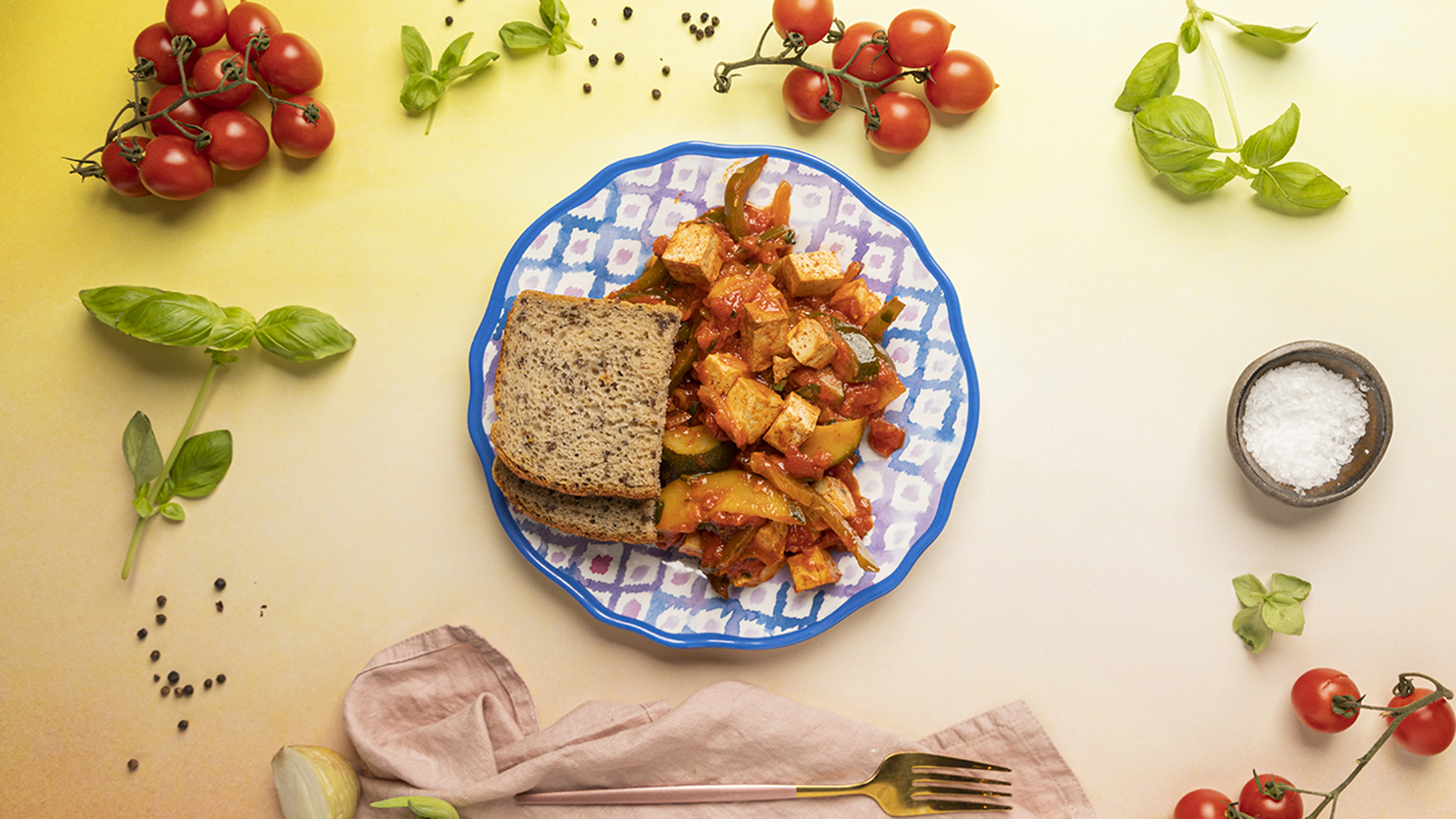Szakszuka z tofu i warzywami