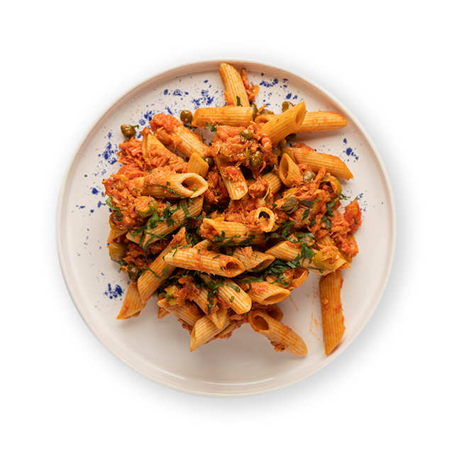 Pomidorowe penne z tuńczykiem, kaparami i oliwkami