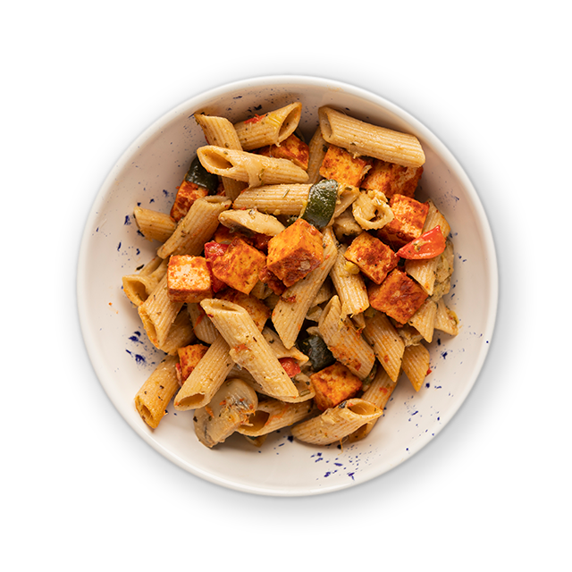 Makaron z wędzonym tofu, pieczarkami i cukinią