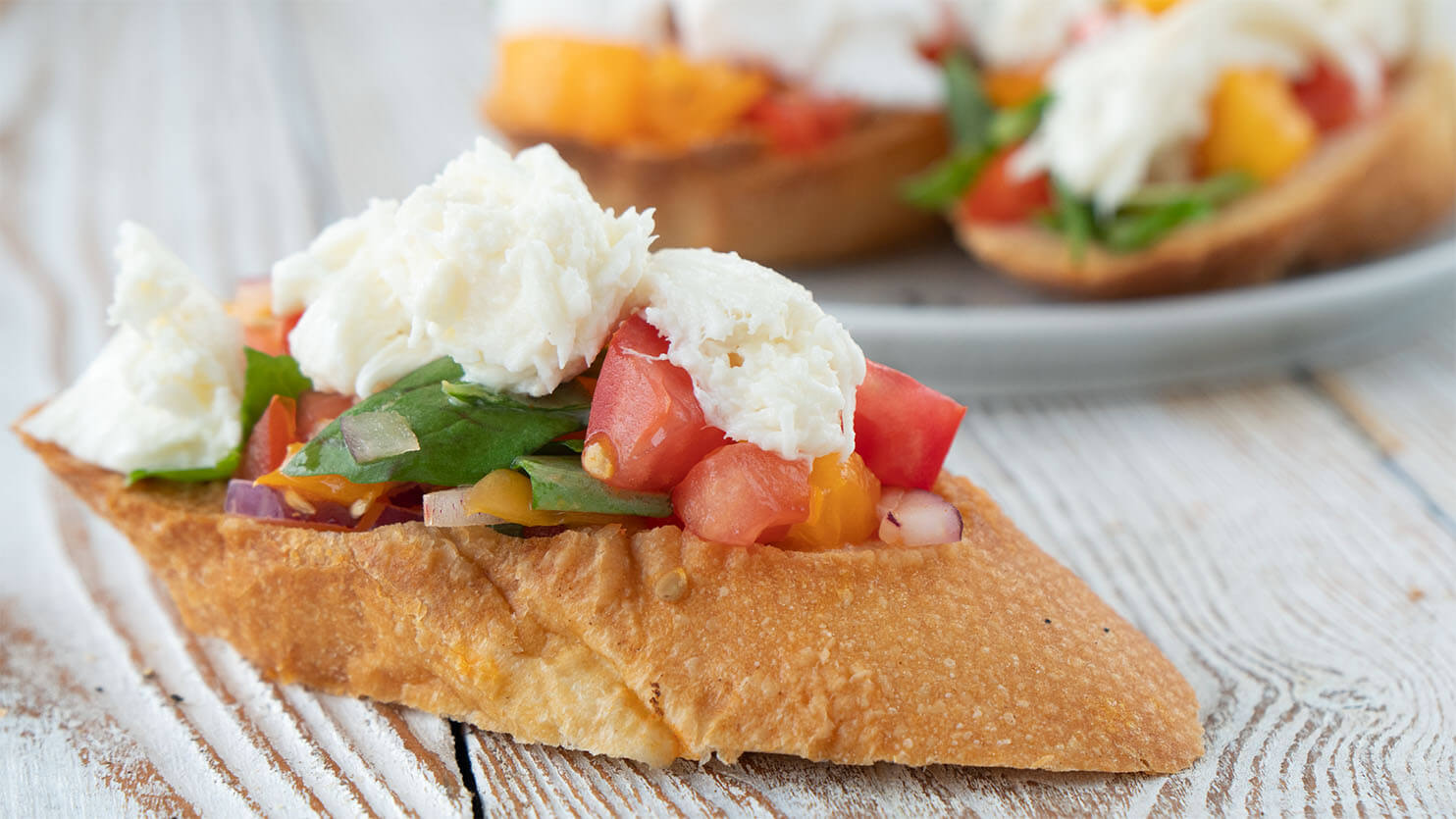 Zapiekanka z pomidorami i mozzarellą