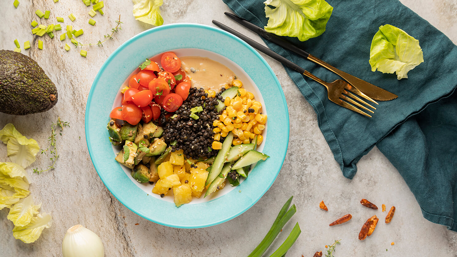 Buddha bowl z awokado