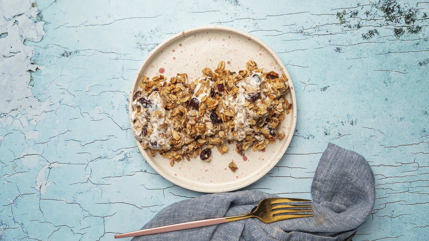 Domowa granola z jogurtem