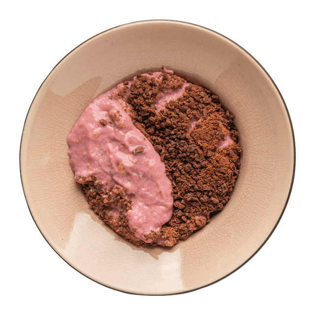 Pudding na mleku roślinnym z czekoladą i malinami