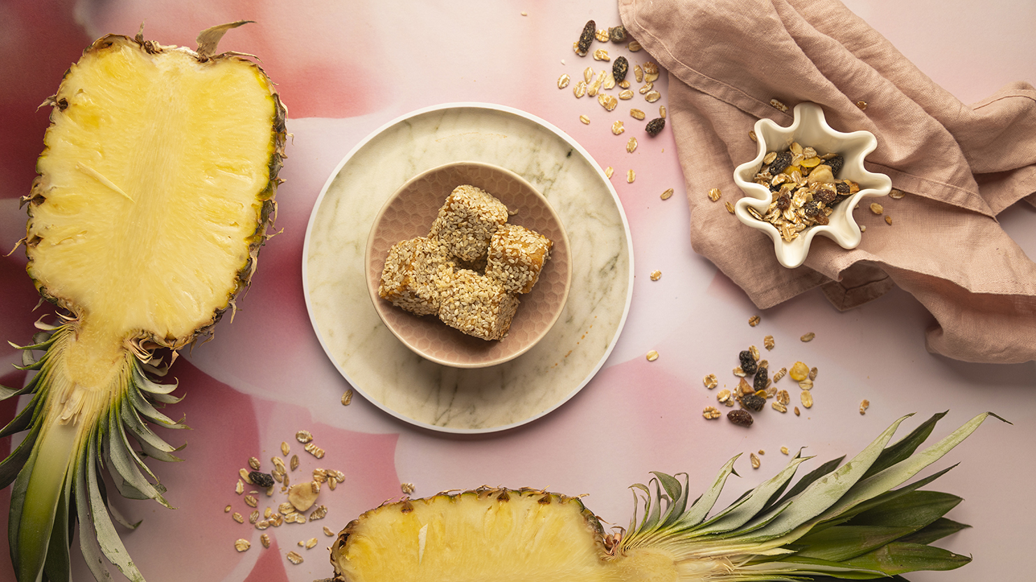 Ciastko ryżowe z mango i sezamem