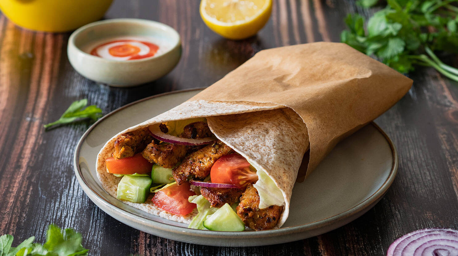 Kebab gyros ze schabu wieprzowego z pikantnym sosem