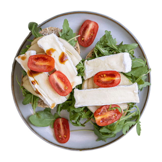 Kanapki z gruszką i serem camembert