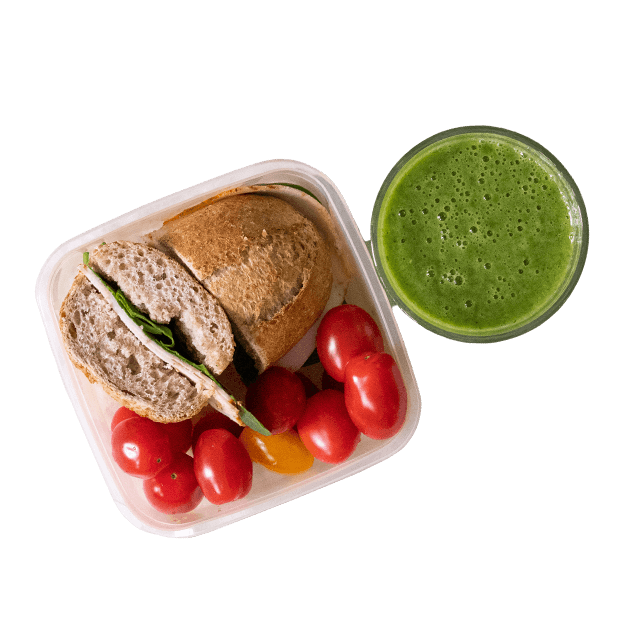 Lunchbox kanapka z szynką i zielone smoothie